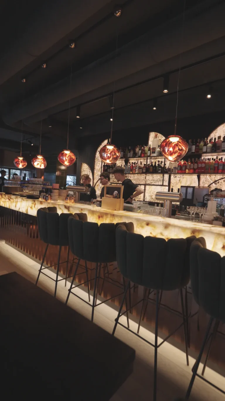 C1149.00_00_10_44.Standbild006