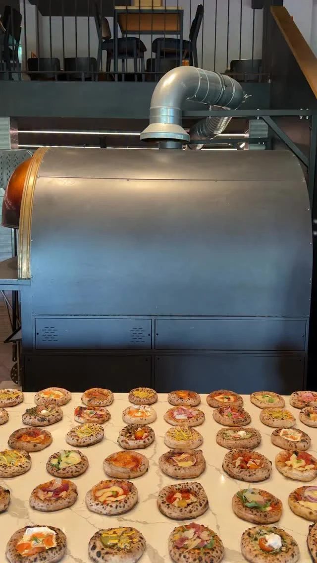 Über 400K 😍 Ihr seid verrückt! 

Danke für jeden einzelnen Follow, jeden Like und jeden Besuch bei uns. Ohne euch wäre das nicht möglich. Gemeinsam sind wir die beste und schnellstwachsende Pizza Community Deutschlands 🚀🍕